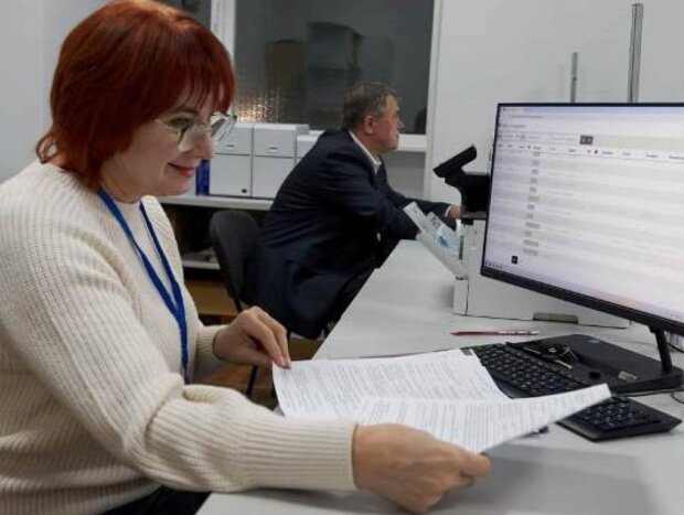 Стосується водіїв по всій Україні: у МВС попередили про перереєстрацію авто, нові техпаспорти та права для всіх без винятку